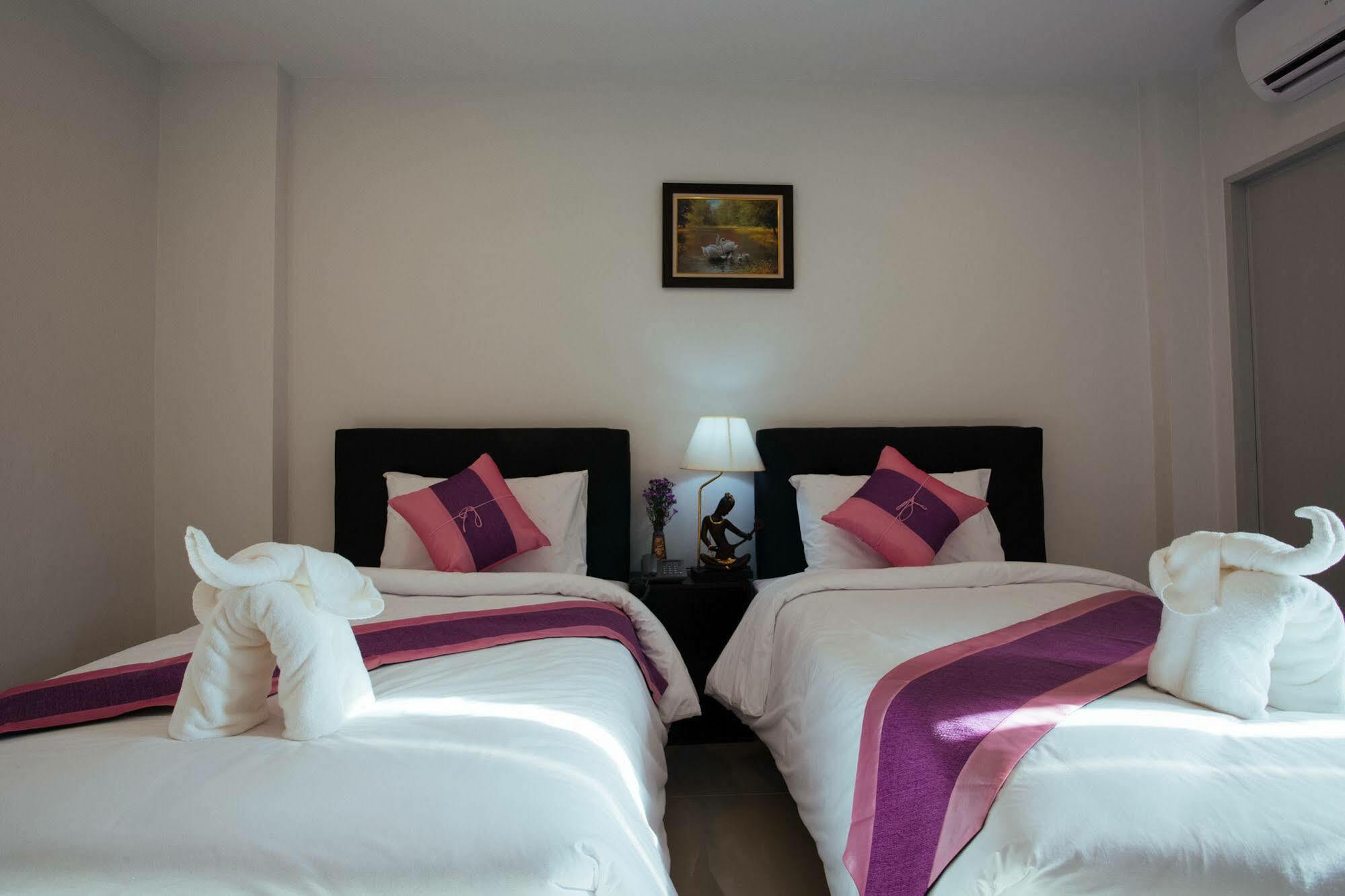 Noble Tarntong Boutique Bed & Breakfast Чиангмай Екстериор снимка